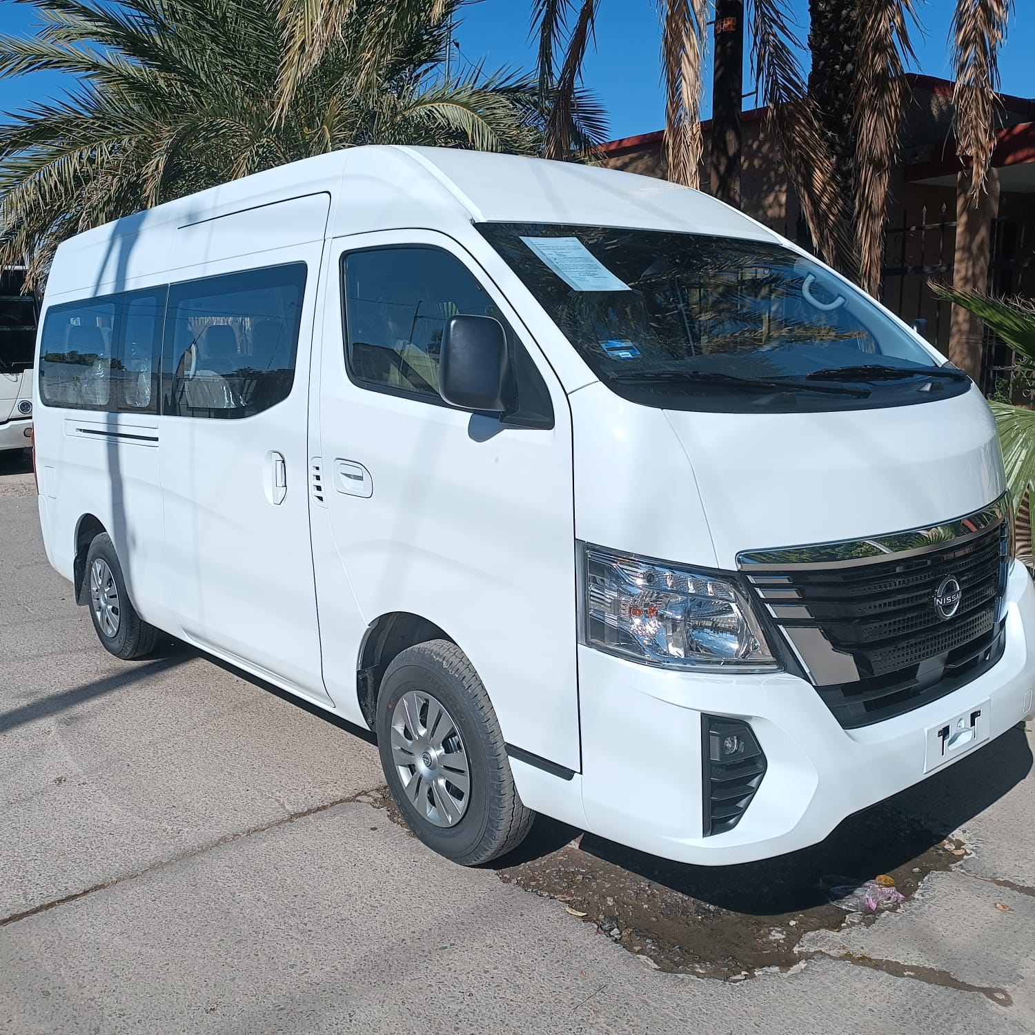 NISSAN URVAN